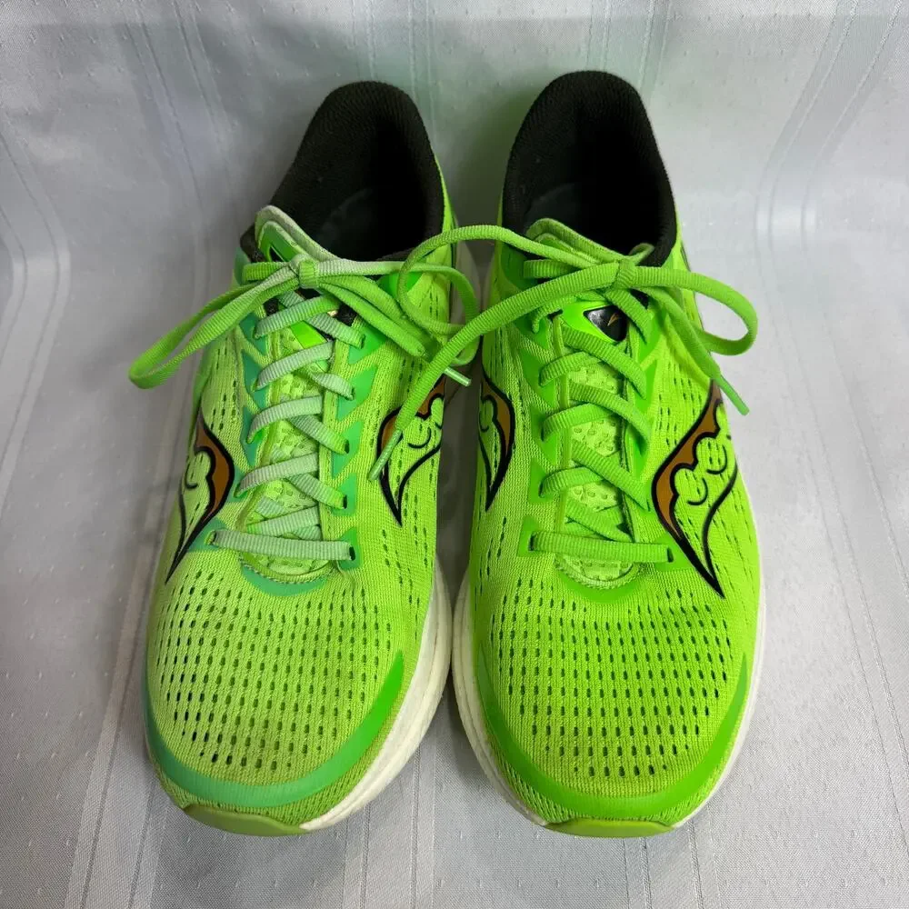 Saucony colorway accents mesh
